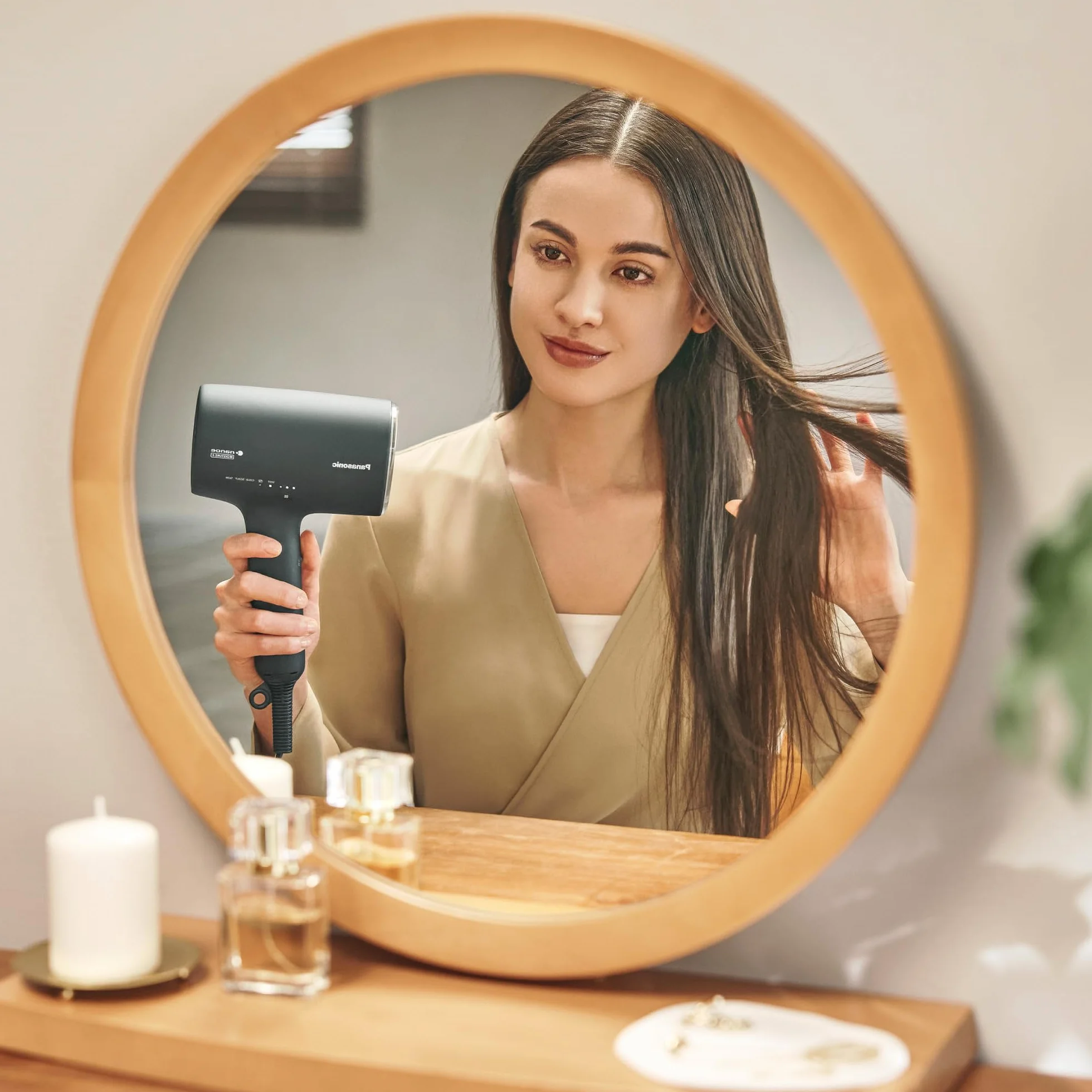 Panasonic EH-NA0J-N825 Nanoe MOISTURE+ y Secador de Cabello Mineral, if Desing Award, Detección Inteligente, Calor y Frío, Modos Cuidado de la Piel, Cuero Cabelludo y Puntas, 1600 W, Negro