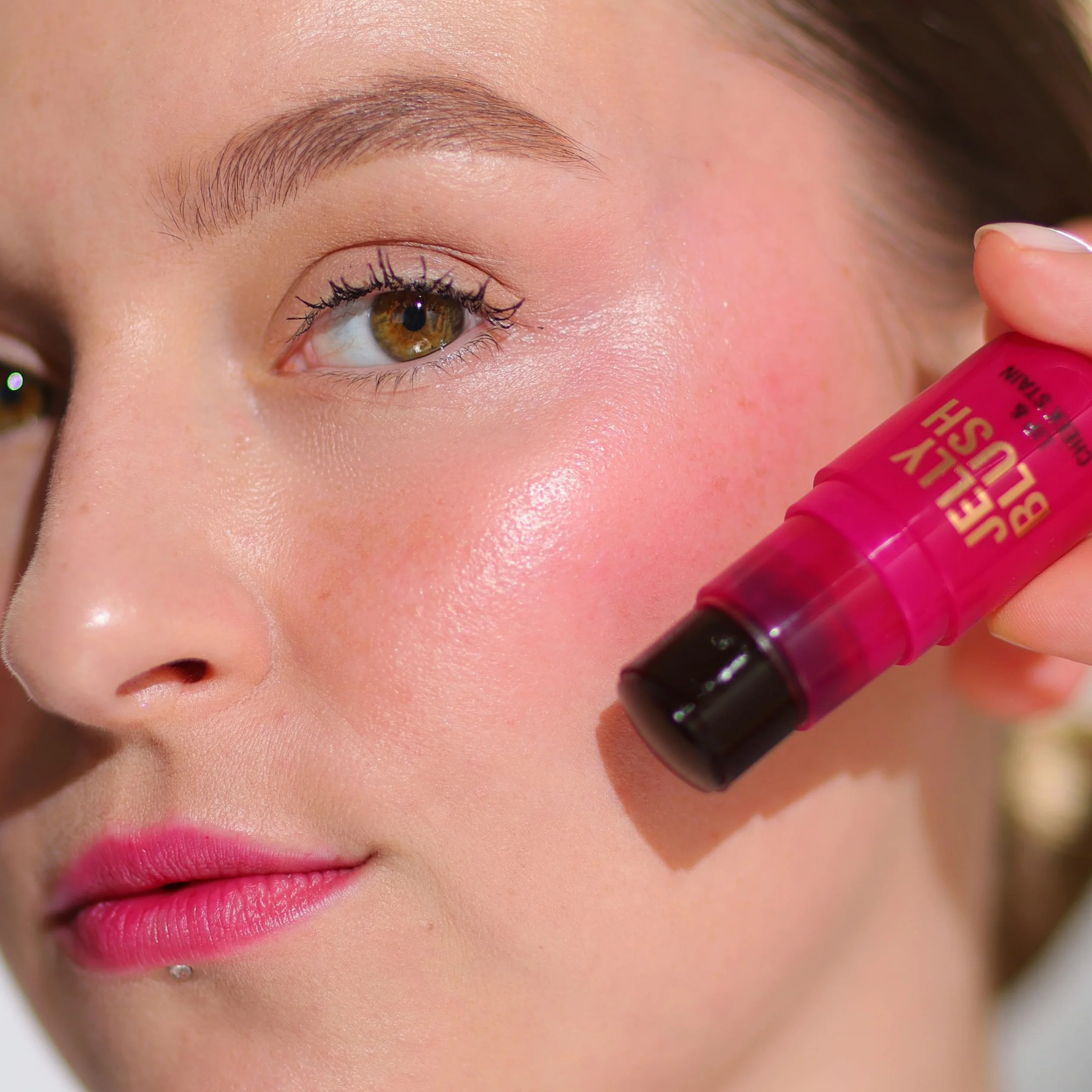 Revolution Beauty Jelly Blush Stick Labios & Mejillas Larga Duración Rojo Cereza
