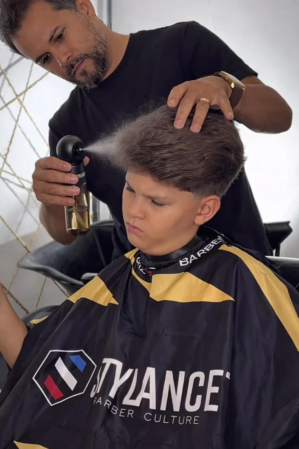 Barbería Botella eléctrica pulverizador profesional recargable niebla fina nano atomizador continuo mate negro